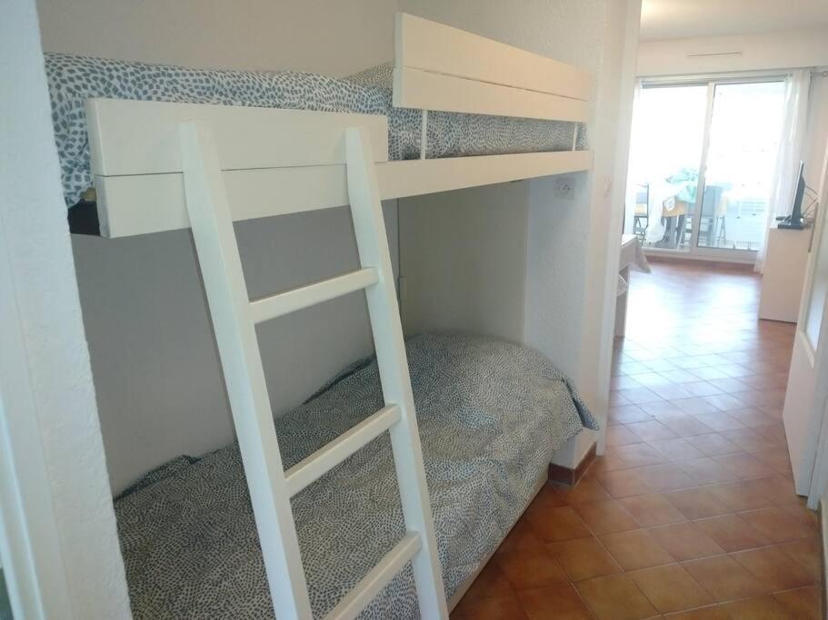 Capri Apartment Saint-Elme ภายนอก รูปภาพ